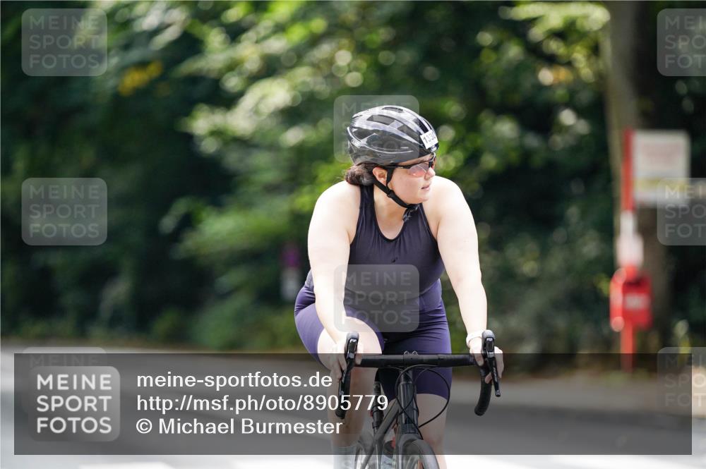 14.09.2025 - Stadtparktriathlon Michael Burmester http://msf.ph/oto/8905779 14.09.2025 13:14:50 Radfahren 1328, 1330, 1548 meine-sportfotos.de