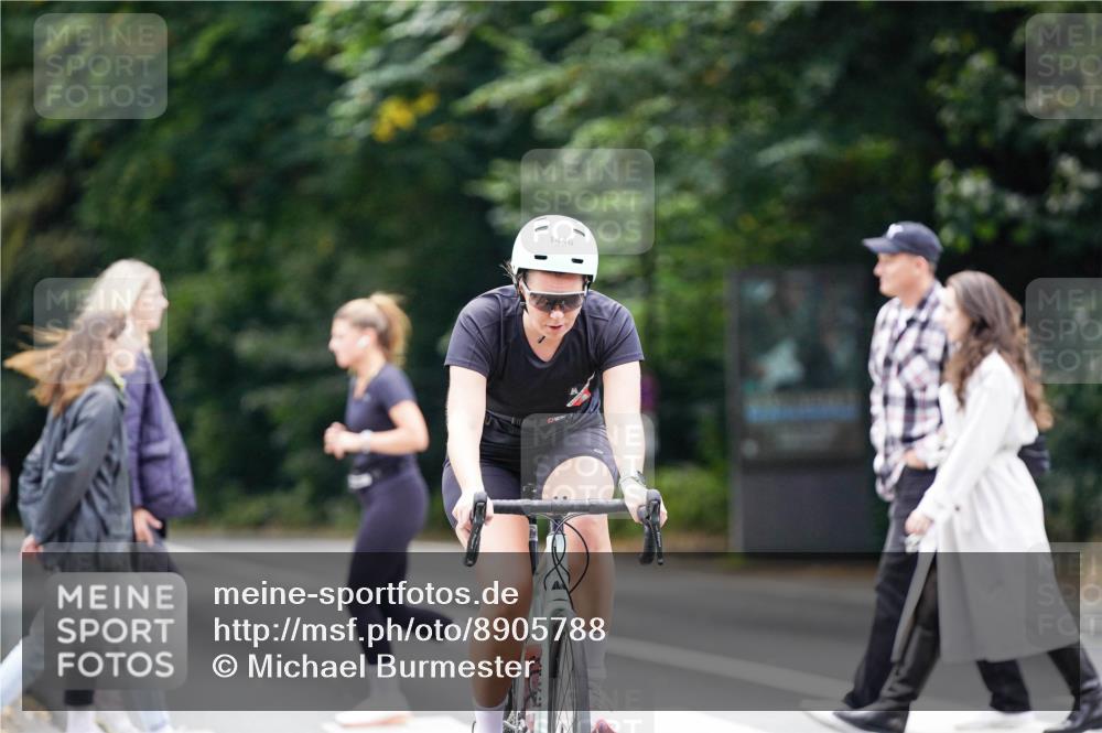 14.09.2025 - Stadtparktriathlon Michael Burmester http://msf.ph/oto/8905788 14.09.2025 13:15:02 Radfahren 1446, 1468, 1469 meine-sportfotos.de