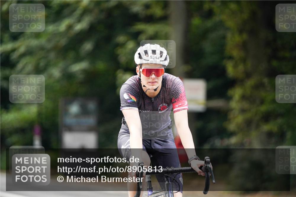 14.09.2025 - Stadtparktriathlon Michael Burmester http://msf.ph/oto/8905813 14.09.2025 13:15:41 Radfahren 1422, 1459, 1474, 1481, 1531, 1536, 1542 meine-sportfotos.de