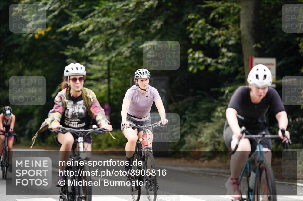 14.09.2025 - Stadtparktriathlon Michael Burmester http://msf.ph/oto/8905816 14.09.2025 13:15:45 Radfahren 1422, 1459, 1474, 1481, 1531, 1542 meine-sportfotos.de