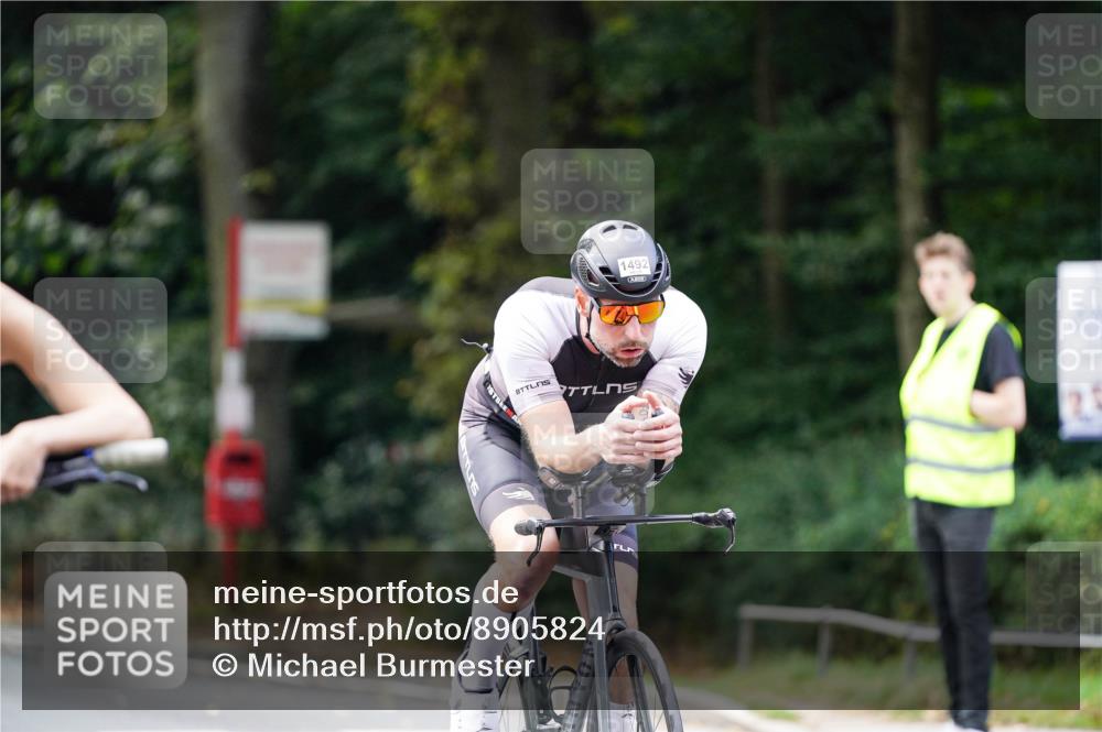 14.09.2025 - Stadtparktriathlon Michael Burmester http://msf.ph/oto/8905824 14.09.2025 13:16:03 Radfahren 1442, 1492 meine-sportfotos.de
