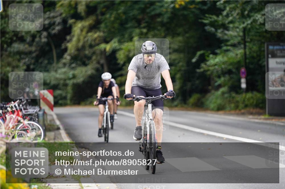 14.09.2025 - Stadtparktriathlon Michael Burmester http://msf.ph/oto/8905827 14.09.2025 13:16:29 Radfahren 1334, 1443, 1496, 1506 meine-sportfotos.de