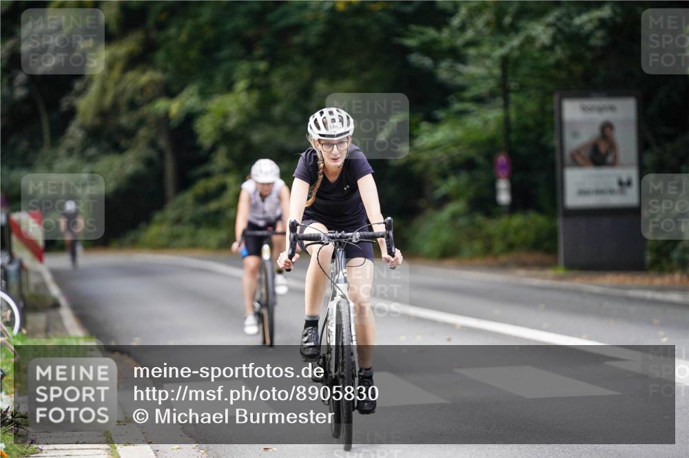 14.09.2025 - Stadtparktriathlon Michael Burmester http://msf.ph/oto/8905830 14.09.2025 13:16:32 Radfahren 1334, 1443, 1496 meine-sportfotos.de