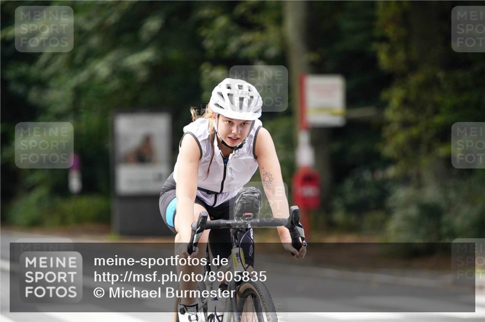 14.09.2025 - Stadtparktriathlon Michael Burmester http://msf.ph/oto/8905835 14.09.2025 13:16:35 Radfahren 1334, 1443, 1496 meine-sportfotos.de