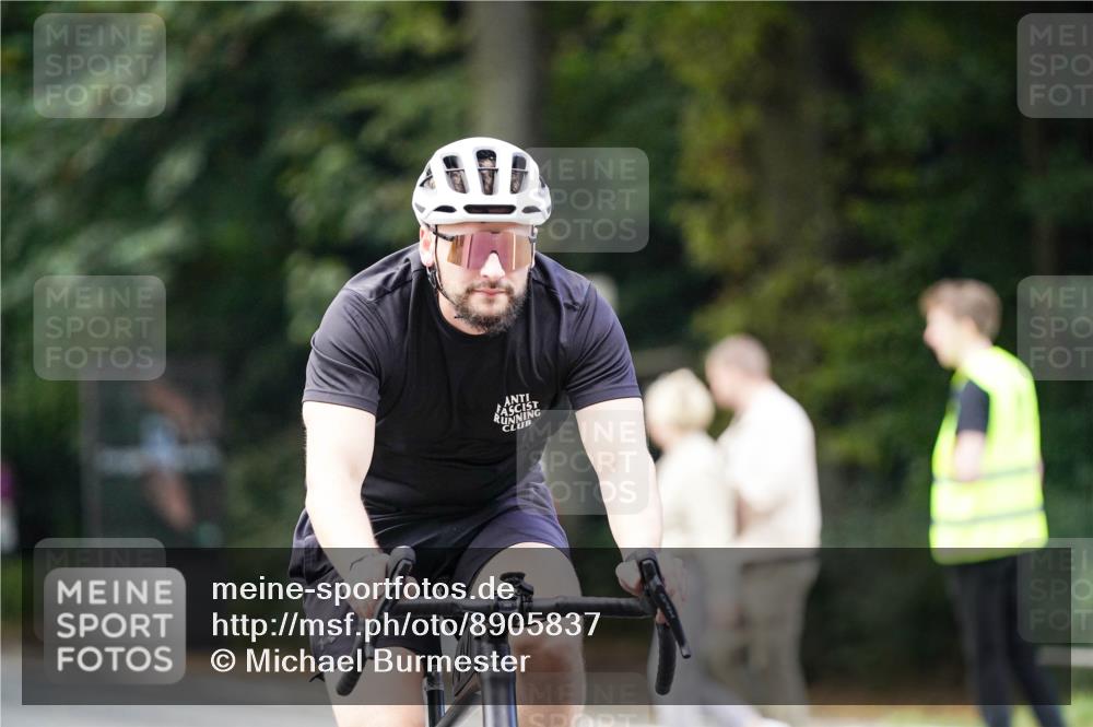 14.09.2025 - Stadtparktriathlon Michael Burmester http://msf.ph/oto/8905837 14.09.2025 13:16:44 Radfahren 1441, 1518 meine-sportfotos.de
