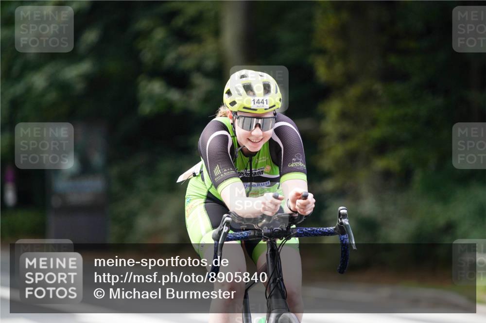 14.09.2025 - Stadtparktriathlon Michael Burmester http://msf.ph/oto/8905840 14.09.2025 13:16:51 Radfahren 1441 meine-sportfotos.de
