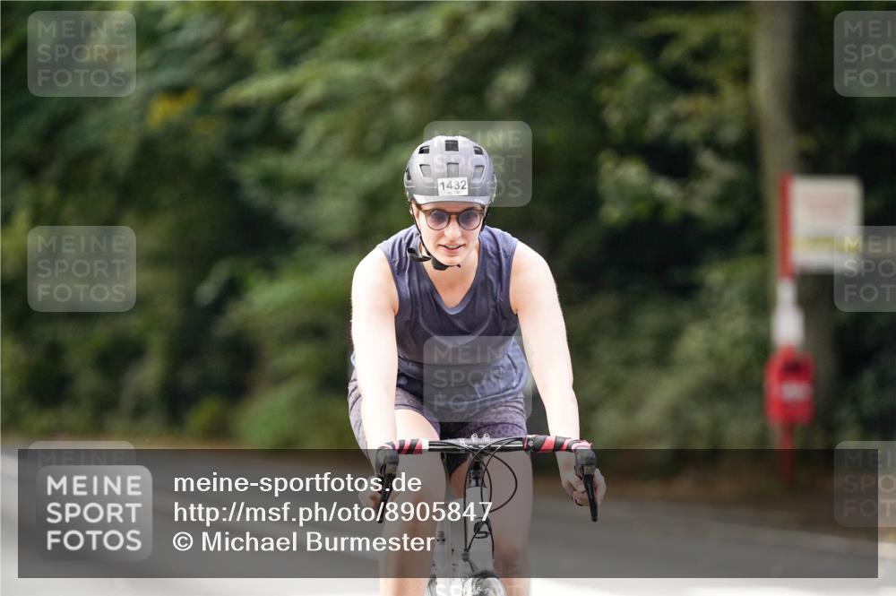 14.09.2025 - Stadtparktriathlon Michael Burmester http://msf.ph/oto/8905847 14.09.2025 13:17:04 Radfahren 1432, 1460, 1462, 1477, 1532, 1559 meine-sportfotos.de