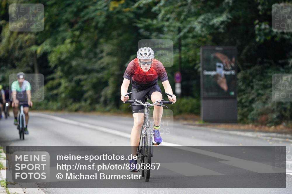 14.09.2025 - Stadtparktriathlon Michael Burmester http://msf.ph/oto/8905857 14.09.2025 13:17:15 Radfahren 1460, 1479, 1507 meine-sportfotos.de