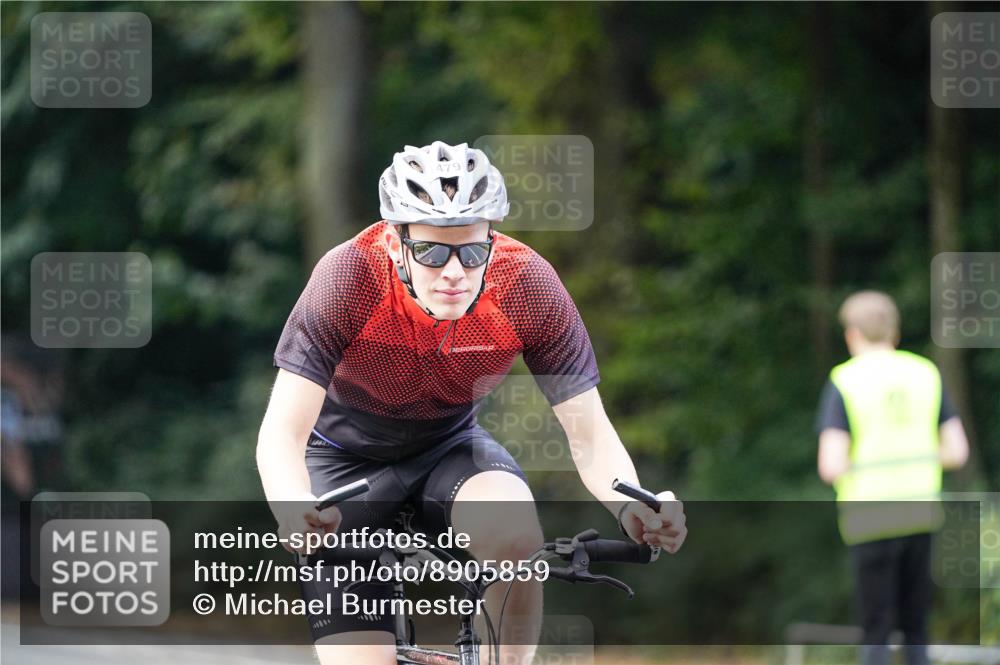 14.09.2025 - Stadtparktriathlon Michael Burmester http://msf.ph/oto/8905859 14.09.2025 13:17:16 Radfahren 1460, 1479, 1507 meine-sportfotos.de
