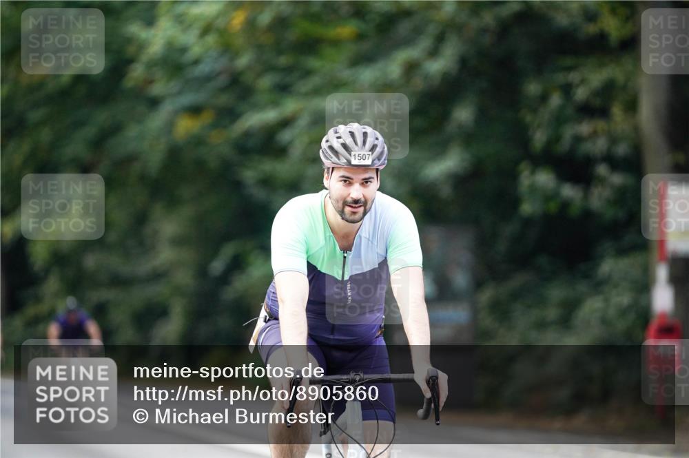 14.09.2025 - Stadtparktriathlon Michael Burmester http://msf.ph/oto/8905860 14.09.2025 13:17:19 Radfahren 1479, 1498, 1507, 1517 meine-sportfotos.de