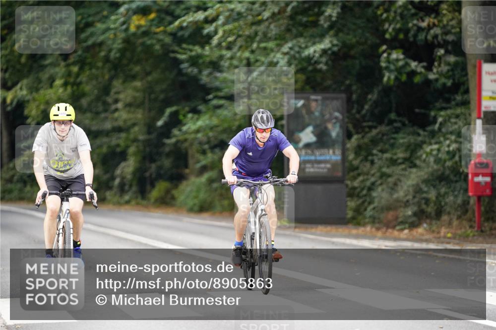 14.09.2025 - Stadtparktriathlon Michael Burmester http://msf.ph/oto/8905863 14.09.2025 13:17:23 Radfahren 1498, 1507, 1517, 1554 meine-sportfotos.de