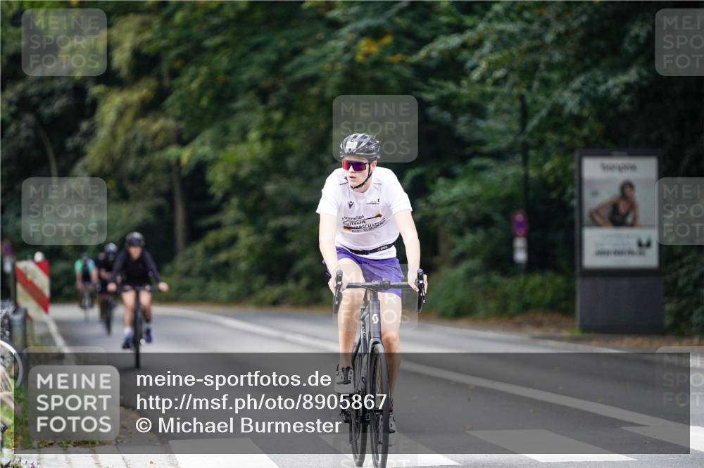 14.09.2025 - Stadtparktriathlon Michael Burmester http://msf.ph/oto/8905867 14.09.2025 13:17:28 Radfahren 1427, 1498, 1499, 1517, 1554 meine-sportfotos.de