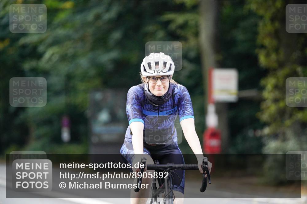 14.09.2025 - Stadtparktriathlon Michael Burmester http://msf.ph/oto/8905892 14.09.2025 13:17:47 Radfahren 1325, 1454, 1522, 1534 meine-sportfotos.de