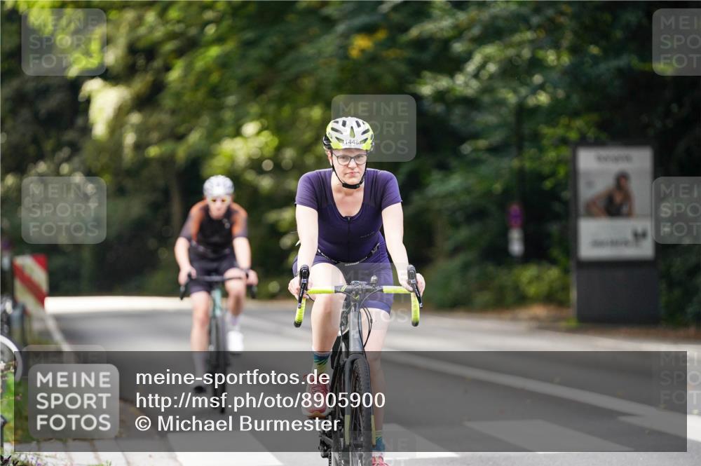 14.09.2025 - Stadtparktriathlon Michael Burmester http://msf.ph/oto/8905900 14.09.2025 13:17:56 Radfahren 1448, 1515, 1534 meine-sportfotos.de
