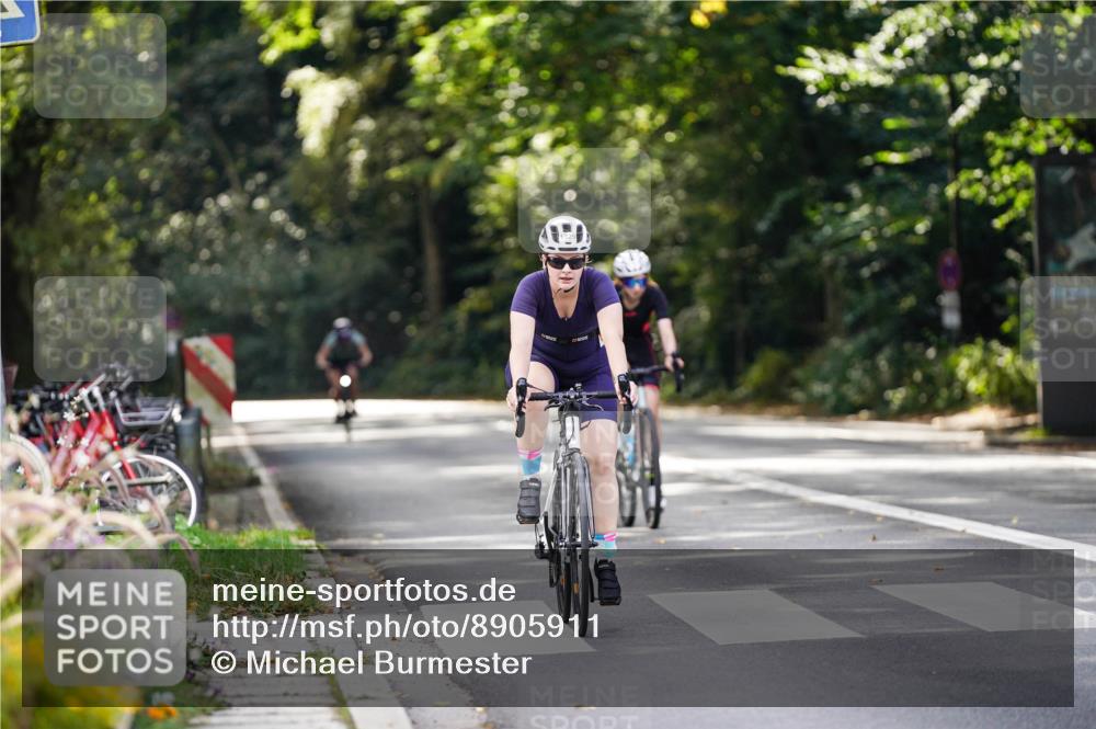 14.09.2025 - Stadtparktriathlon Michael Burmester http://msf.ph/oto/8905911 14.09.2025 13:18:18 Radfahren 1329, 1447, 1467 meine-sportfotos.de
