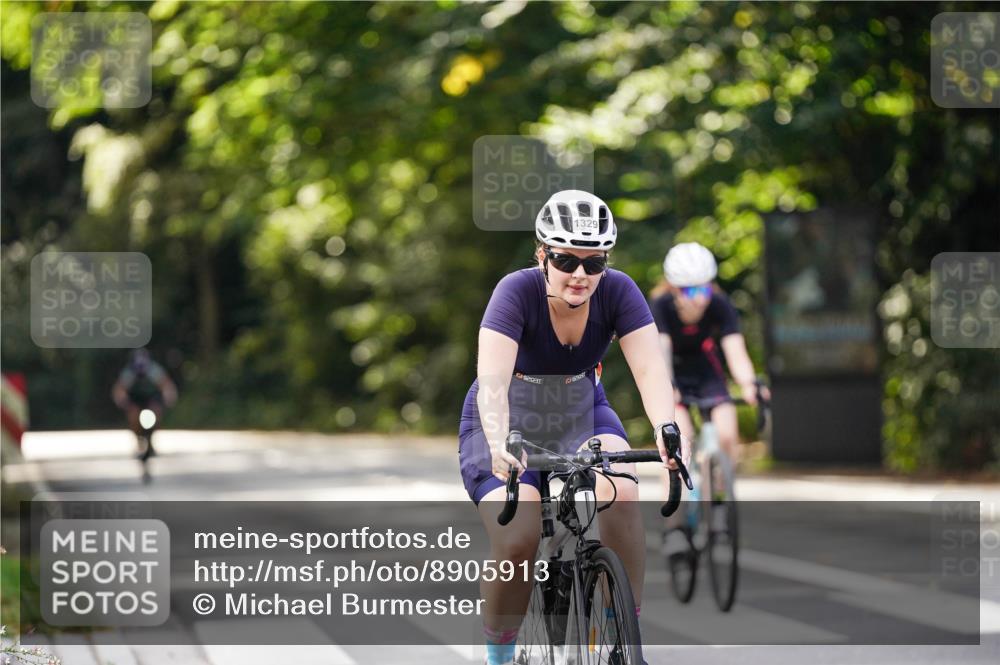 14.09.2025 - Stadtparktriathlon Michael Burmester http://msf.ph/oto/8905913 14.09.2025 13:18:19 Radfahren 1329, 1447, 1467 meine-sportfotos.de