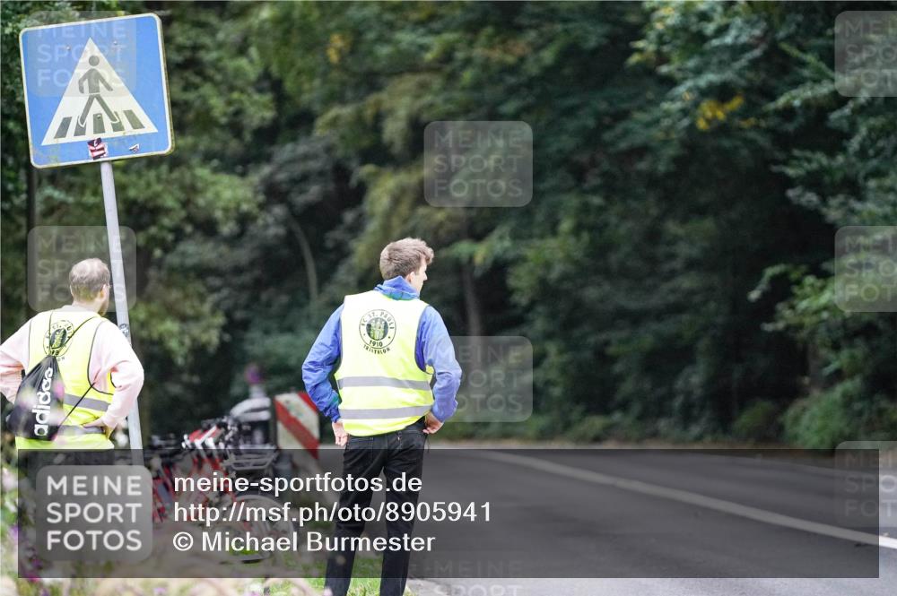 14.09.2025 - Stadtparktriathlon Michael Burmester http://msf.ph/oto/8905941 14.09.2025 08:34:25 Radfahren  meine-sportfotos.de