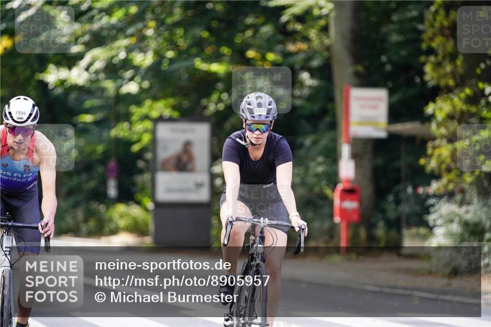 14.09.2025 - Stadtparktriathlon Michael Burmester http://msf.ph/oto/8905957 14.09.2025 13:19:19 Radfahren 1438, 1439, 1527, 1546, 1598 meine-sportfotos.de