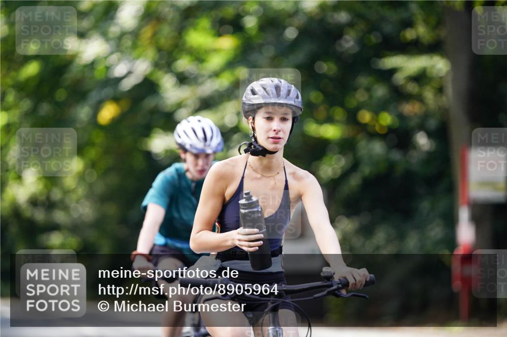 14.09.2025 - Stadtparktriathlon Michael Burmester http://msf.ph/oto/8905964 14.09.2025 13:19:21 Radfahren 1438, 1439, 1527, 1546, 1558, 1598 meine-sportfotos.de