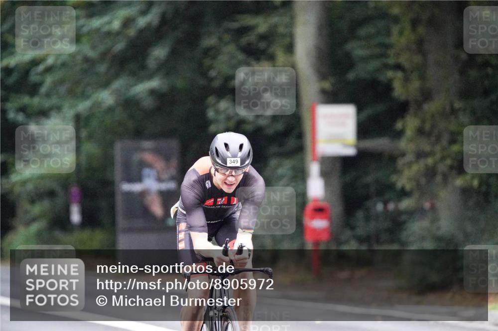 14.09.2025 - Stadtparktriathlon Michael Burmester http://msf.ph/oto/8905972 14.09.2025 09:03:24 Radfahren 322, 337, 349, 353 meine-sportfotos.de