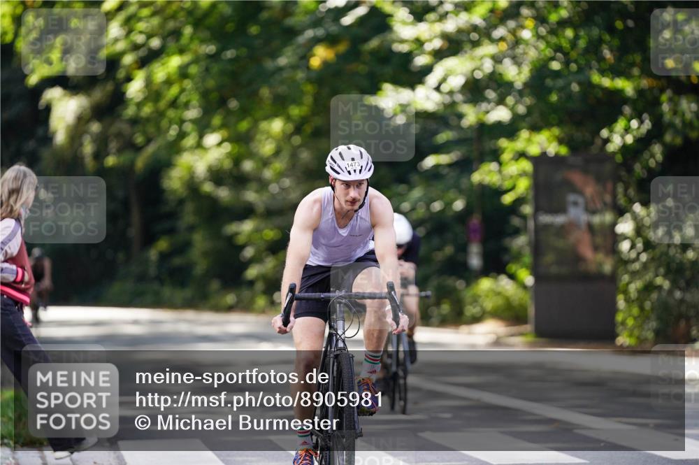 14.09.2025 - Stadtparktriathlon Michael Burmester http://msf.ph/oto/8905981 14.09.2025 13:19:35 Radfahren 1473, 1476, 1484, 1558, 1611 meine-sportfotos.de