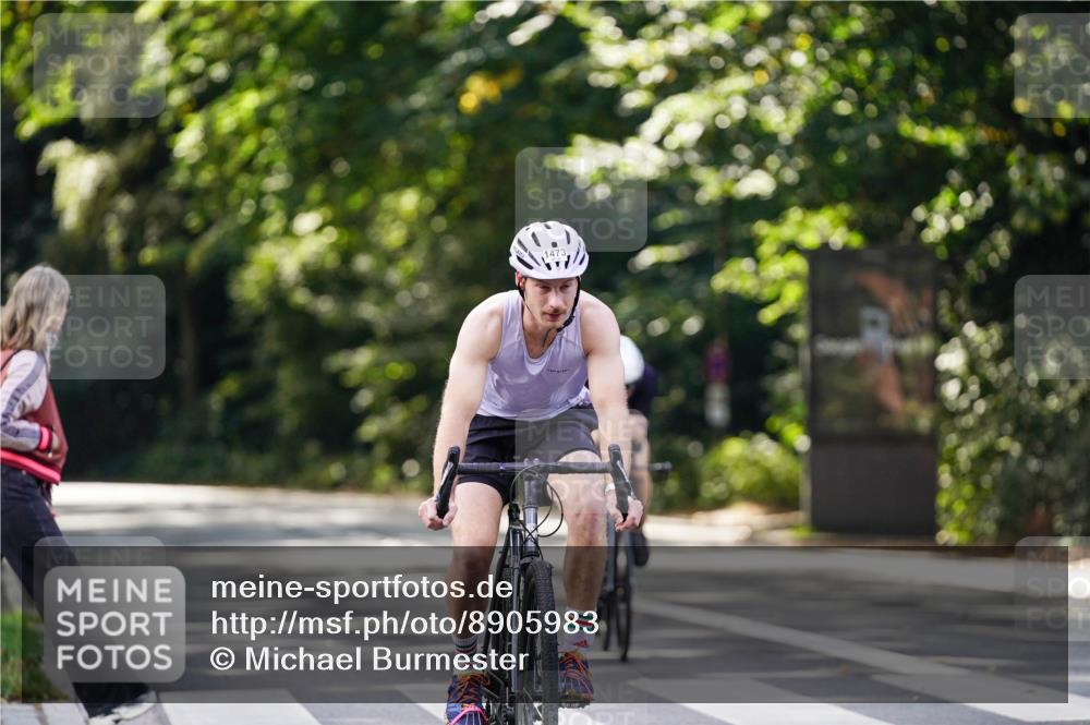 14.09.2025 - Stadtparktriathlon Michael Burmester http://msf.ph/oto/8905983 14.09.2025 13:19:35 Radfahren 1473, 1476, 1484, 1558, 1611 meine-sportfotos.de
