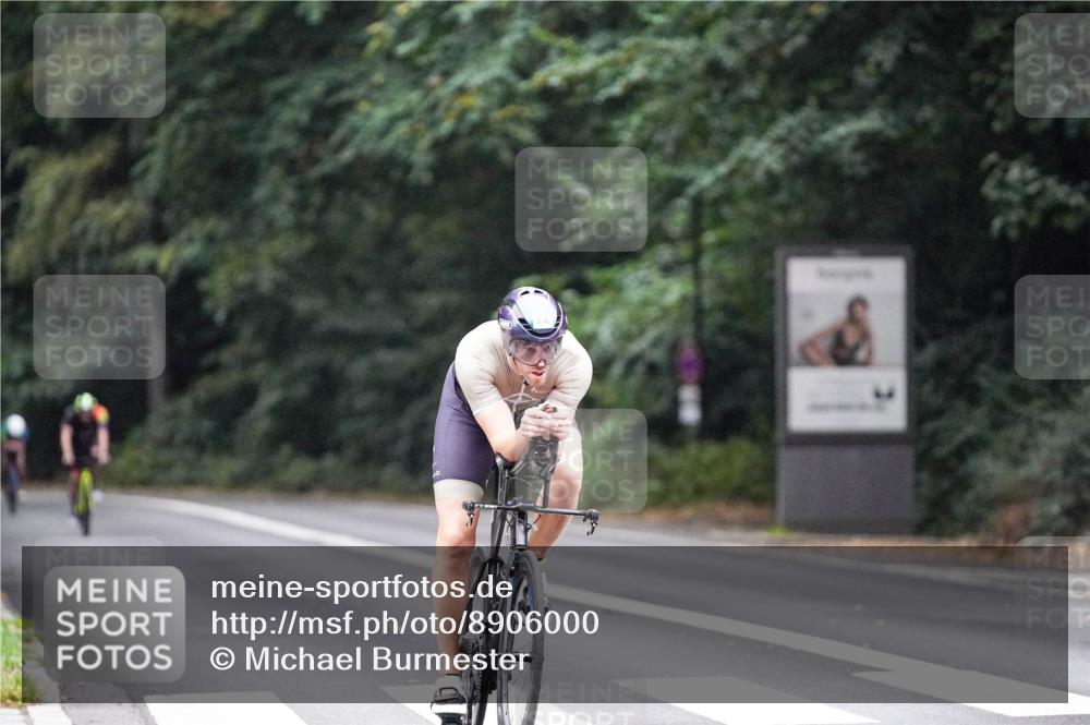 14.09.2025 - Stadtparktriathlon Michael Burmester http://msf.ph/oto/8906000 14.09.2025 09:04:04 Radfahren 319, 336, 357 meine-sportfotos.de