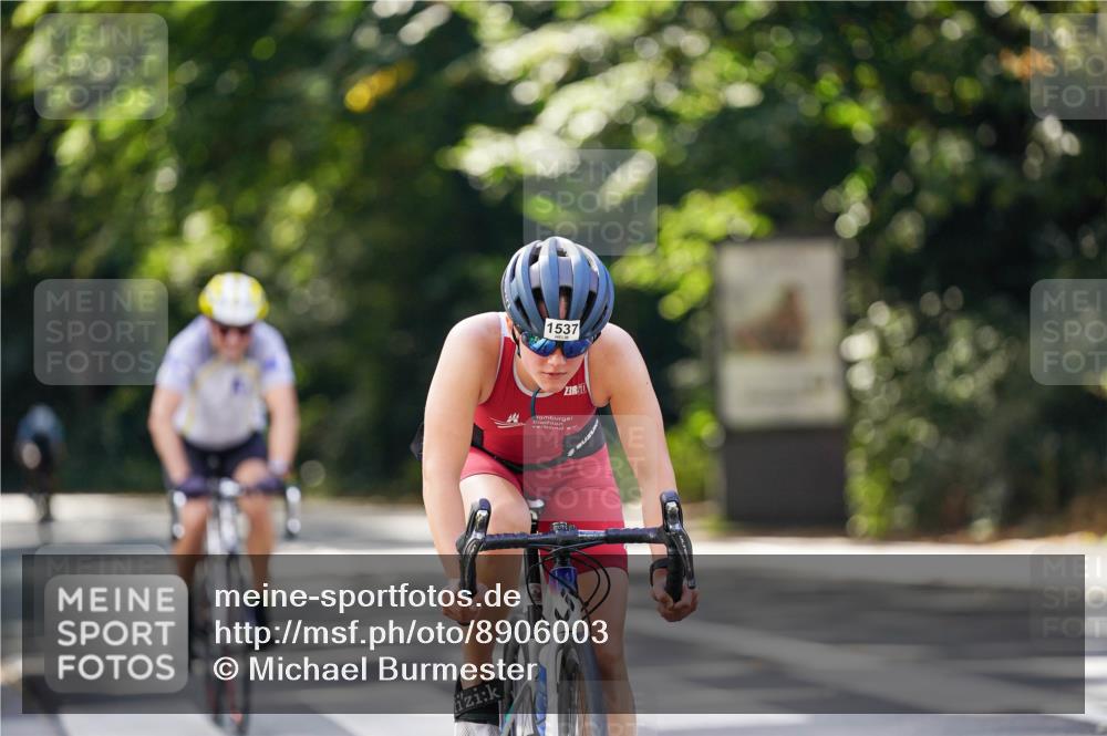 14.09.2025 - Stadtparktriathlon Michael Burmester http://msf.ph/oto/8906003 14.09.2025 13:19:49 Radfahren 1357, 1397, 1450, 1494, 1537, 1541, 1620 meine-sportfotos.de