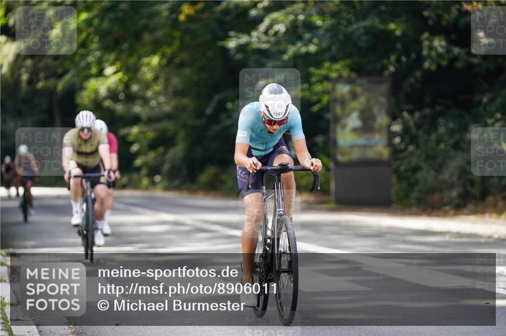 14.09.2025 - Stadtparktriathlon Michael Burmester http://msf.ph/oto/8906011 14.09.2025 13:19:55 Radfahren 1357, 1376, 1397, 1537, 1541, 1571 meine-sportfotos.de