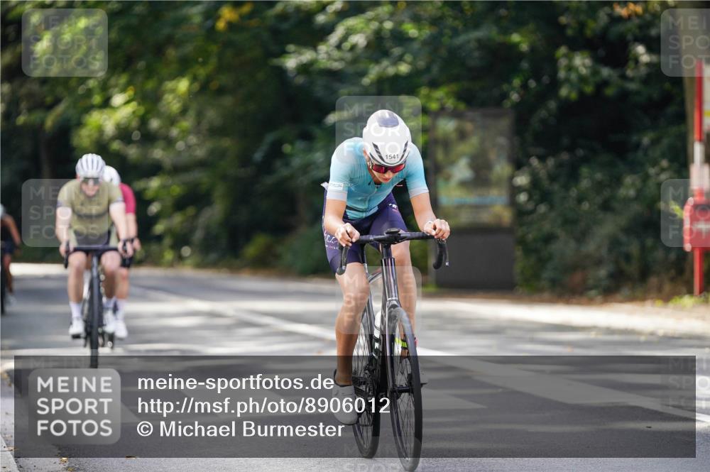14.09.2025 - Stadtparktriathlon Michael Burmester http://msf.ph/oto/8906012 14.09.2025 13:19:55 Radfahren 1357, 1376, 1397, 1537, 1541, 1571 meine-sportfotos.de