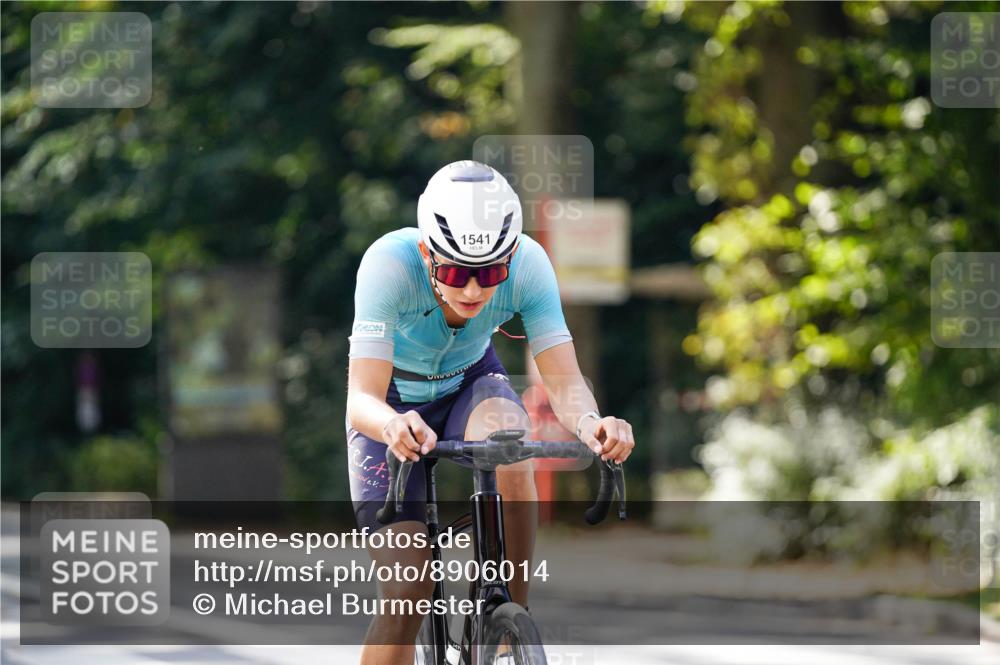 14.09.2025 - Stadtparktriathlon Michael Burmester http://msf.ph/oto/8906014 14.09.2025 13:19:56 Radfahren 1357, 1376, 1397, 1526, 1541, 1571 meine-sportfotos.de