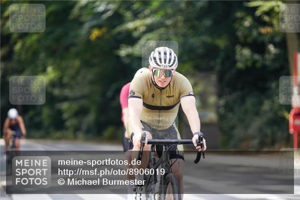 14.09.2025 - Stadtparktriathlon Michael Burmester http://msf.ph/oto/8906019 14.09.2025 13:19:57 Radfahren 1357, 1376, 1397, 1526, 1541, 1571 meine-sportfotos.de