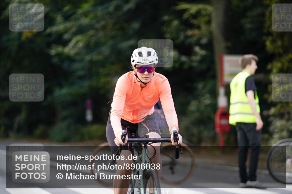 14.09.2025 - Stadtparktriathlon Michael Burmester http://msf.ph/oto/8906038 14.09.2025 13:20:06 Radfahren 1426, 1526, 1571 meine-sportfotos.de