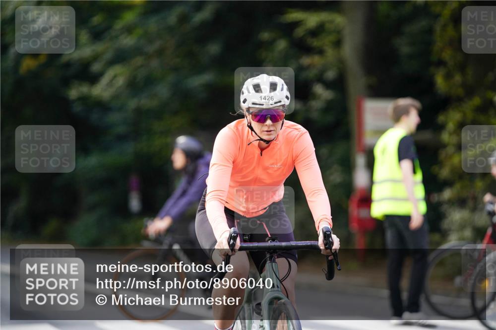 14.09.2025 - Stadtparktriathlon Michael Burmester http://msf.ph/oto/8906040 14.09.2025 13:20:06 Radfahren 1426, 1526, 1571 meine-sportfotos.de