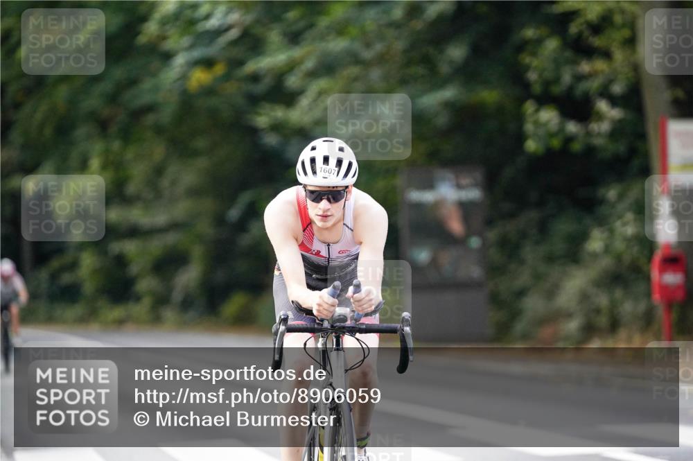 14.09.2025 - Stadtparktriathlon Michael Burmester http://msf.ph/oto/8906059 14.09.2025 13:20:26 Radfahren 1437, 1465, 1497, 1576, 1581, 1596, 1607 meine-sportfotos.de