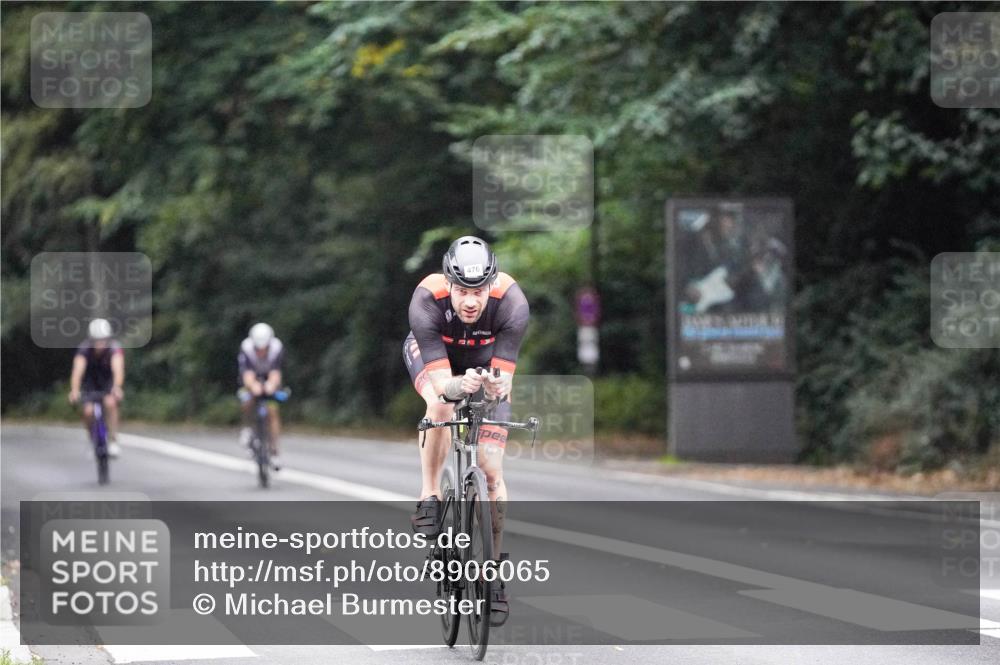 14.09.2025 - Stadtparktriathlon Michael Burmester http://msf.ph/oto/8906065 14.09.2025 09:04:43 Radfahren 321, 367, 476 meine-sportfotos.de
