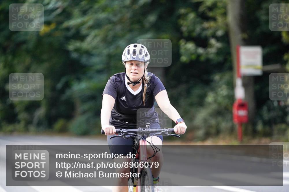 14.09.2025 - Stadtparktriathlon Michael Burmester http://msf.ph/oto/8906079 14.09.2025 13:20:34 Radfahren 1434, 1437, 1465, 1576 meine-sportfotos.de
