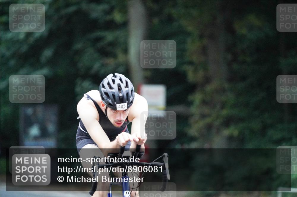14.09.2025 - Stadtparktriathlon Michael Burmester http://msf.ph/oto/8906081 14.09.2025 09:04:55 Radfahren 378, 405, 435 meine-sportfotos.de
