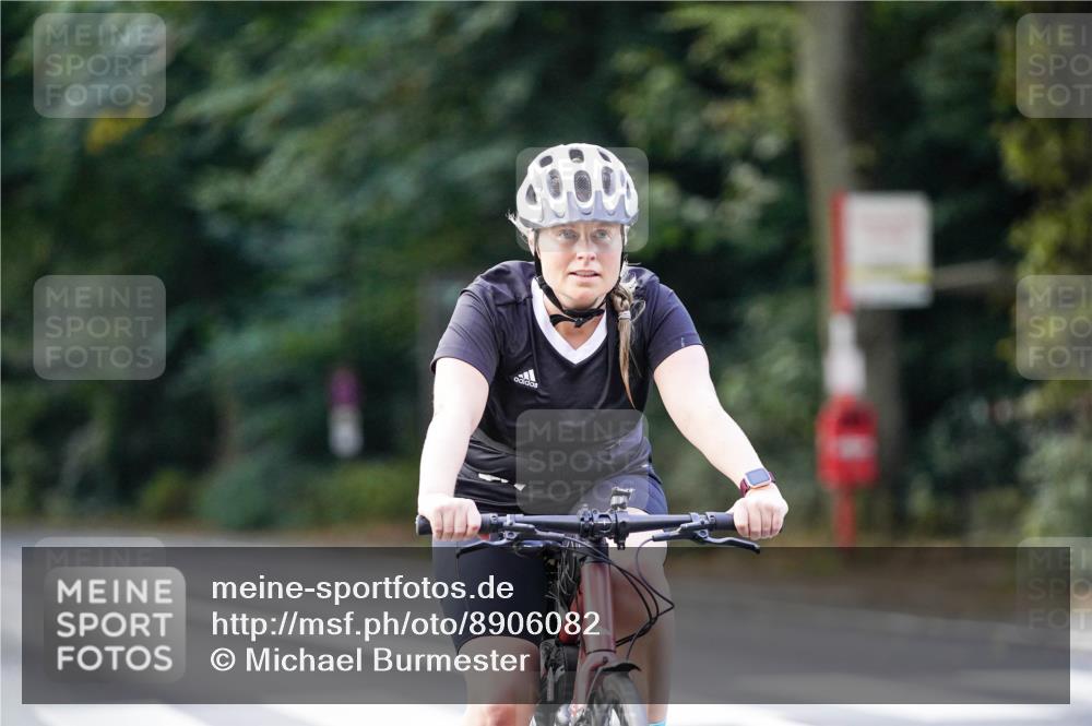 14.09.2025 - Stadtparktriathlon Michael Burmester http://msf.ph/oto/8906082 14.09.2025 13:20:34 Radfahren 1434, 1437, 1465, 1576 meine-sportfotos.de