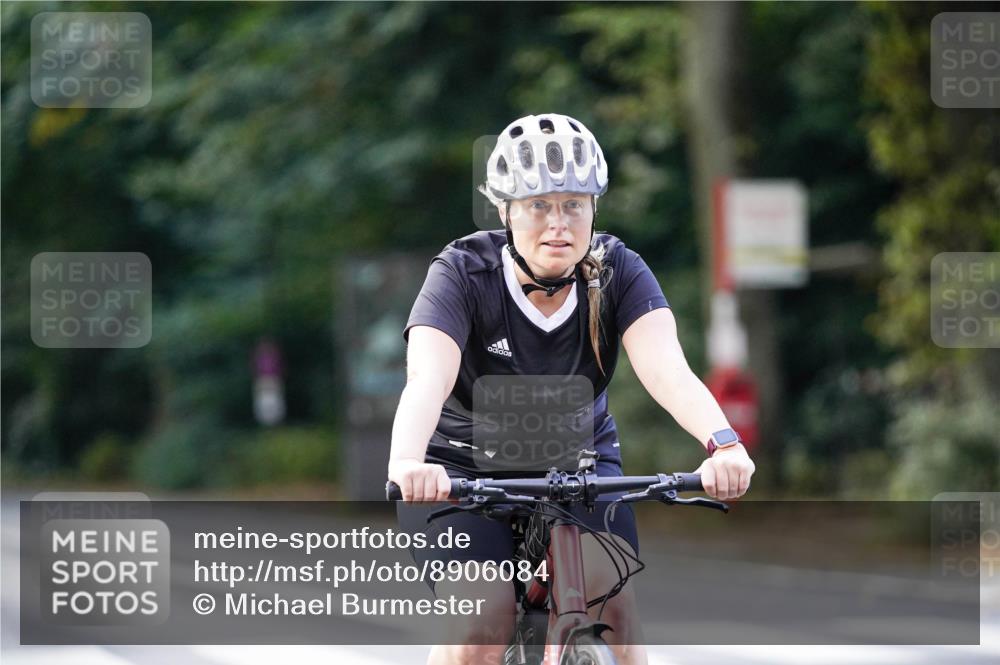14.09.2025 - Stadtparktriathlon Michael Burmester http://msf.ph/oto/8906084 14.09.2025 13:20:34 Radfahren 1434, 1437, 1465, 1576 meine-sportfotos.de