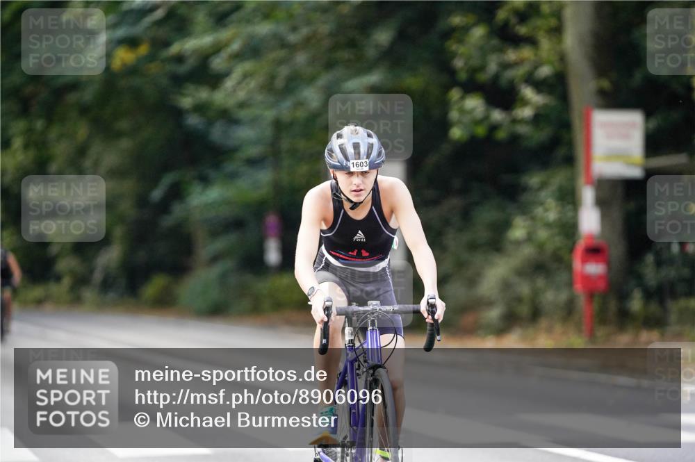 14.09.2025 - Stadtparktriathlon Michael Burmester http://msf.ph/oto/8906096 14.09.2025 13:20:44 Radfahren 1434, 1435, 1463, 1483, 1579, 1603 meine-sportfotos.de