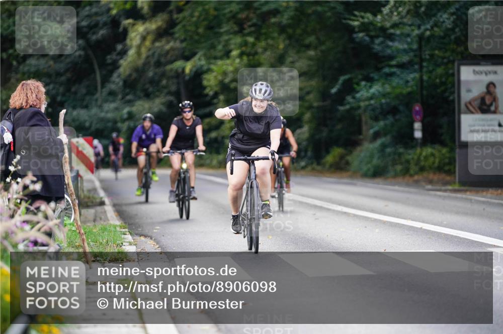 14.09.2025 - Stadtparktriathlon Michael Burmester http://msf.ph/oto/8906098 14.09.2025 13:20:45 Radfahren 1434, 1435, 1463, 1483, 1579, 1603 meine-sportfotos.de