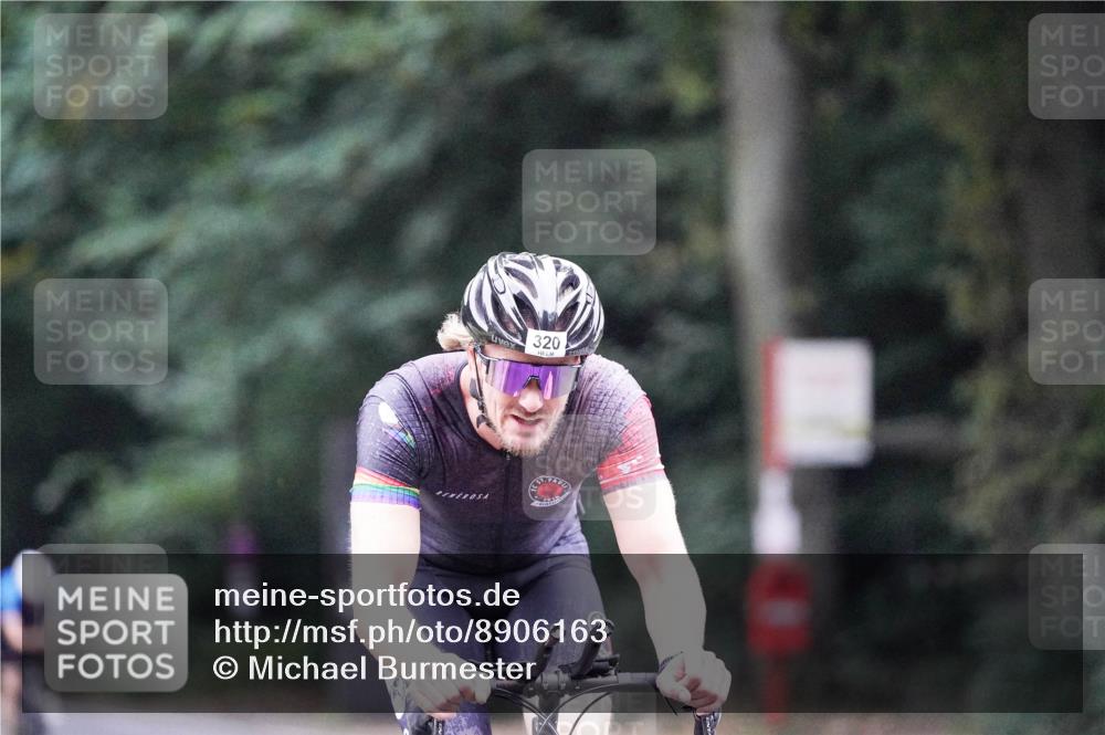 14.09.2025 - Stadtparktriathlon Michael Burmester http://msf.ph/oto/8906163 14.09.2025 09:06:01 Radfahren 306, 307, 320, 356, 412, 480 meine-sportfotos.de
