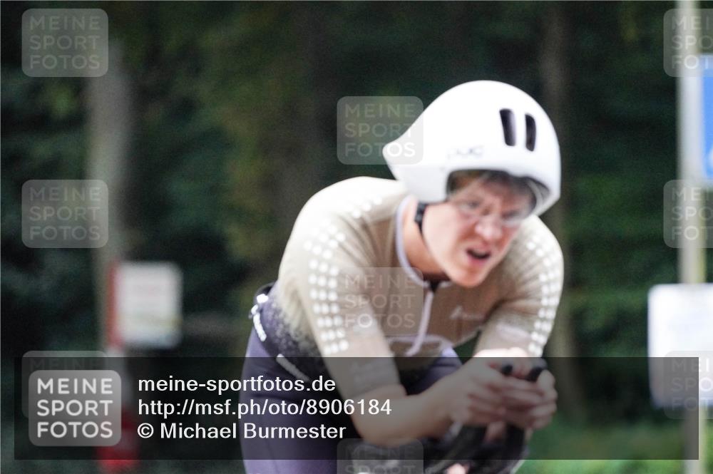 14.09.2025 - Stadtparktriathlon Michael Burmester http://msf.ph/oto/8906184 14.09.2025 09:06:12 Radfahren 335, 359, 402, 431 meine-sportfotos.de