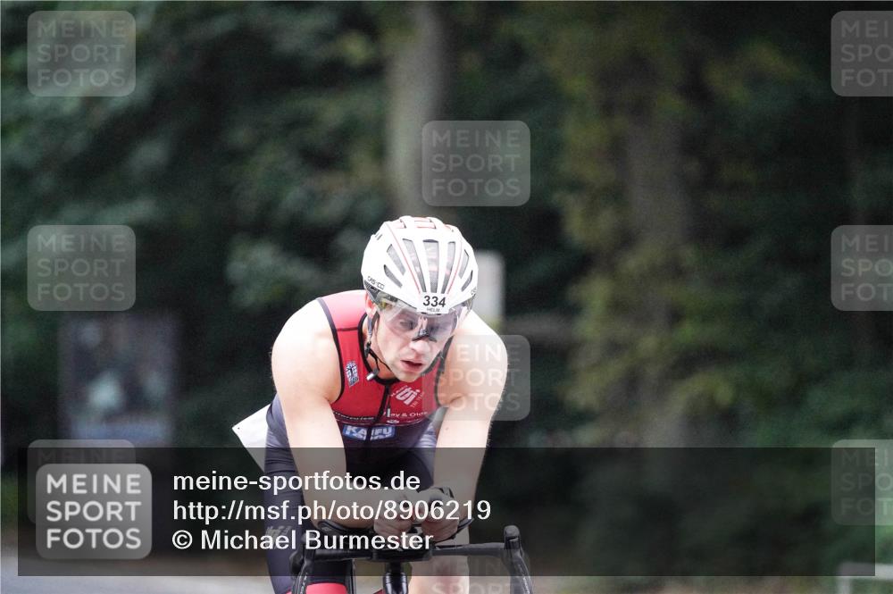 14.09.2025 - Stadtparktriathlon Michael Burmester http://msf.ph/oto/8906219 14.09.2025 09:06:44 Radfahren 334, 344, 374 meine-sportfotos.de