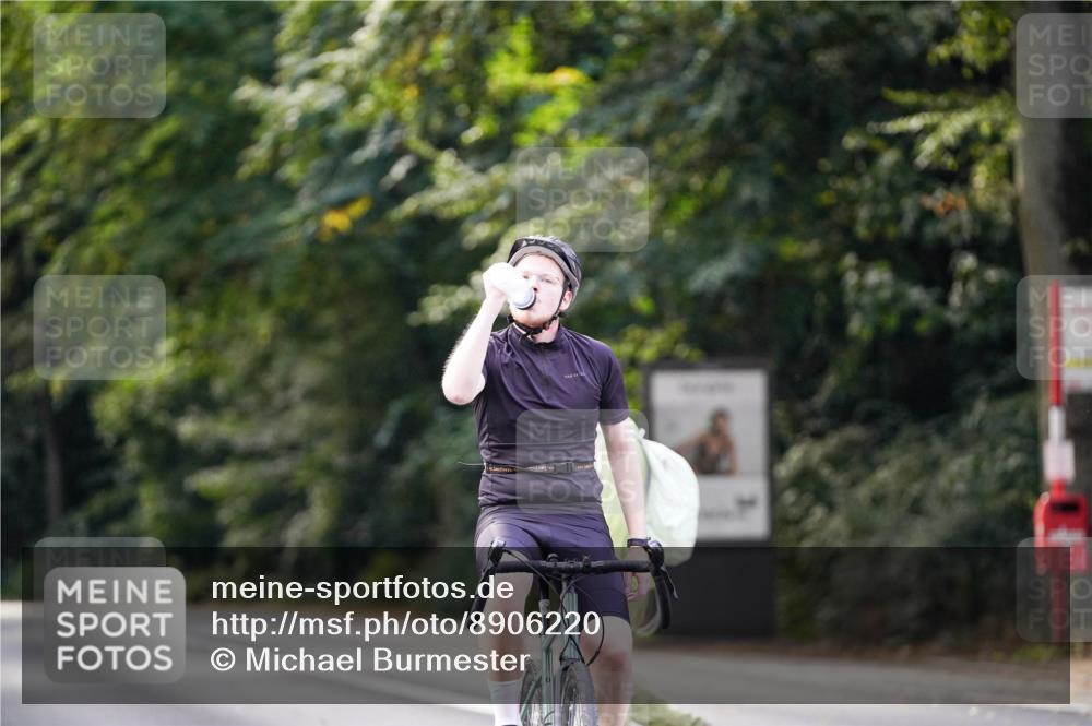 14.09.2025 - Stadtparktriathlon Michael Burmester http://msf.ph/oto/8906220 14.09.2025 13:22:07 Radfahren 1452, 1487, 1505, 1577, 1604 meine-sportfotos.de