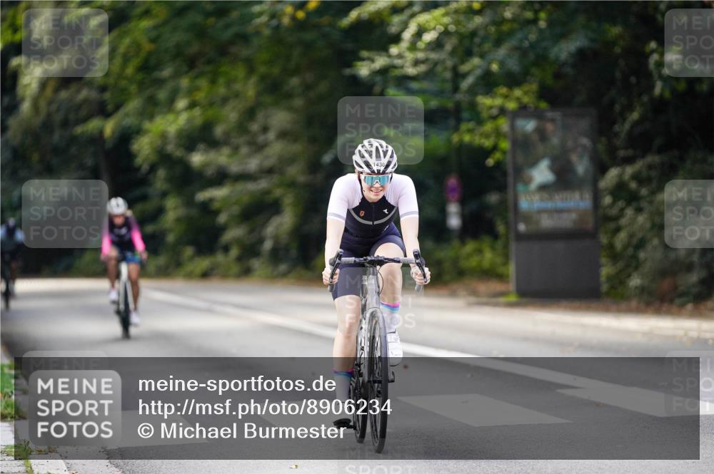 14.09.2025 - Stadtparktriathlon Michael Burmester http://msf.ph/oto/8906234 14.09.2025 13:22:16 Radfahren 1430, 1444, 1452, 1548, 1577 meine-sportfotos.de