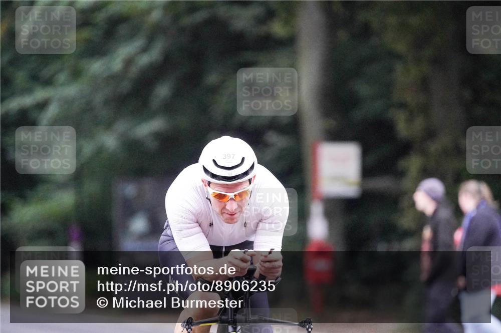 14.09.2025 - Stadtparktriathlon Michael Burmester http://msf.ph/oto/8906235 14.09.2025 09:06:58 Radfahren 397 meine-sportfotos.de