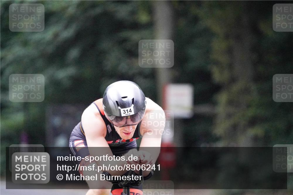 14.09.2025 - Stadtparktriathlon Michael Burmester http://msf.ph/oto/8906241 14.09.2025 09:07:11 Radfahren 314 meine-sportfotos.de