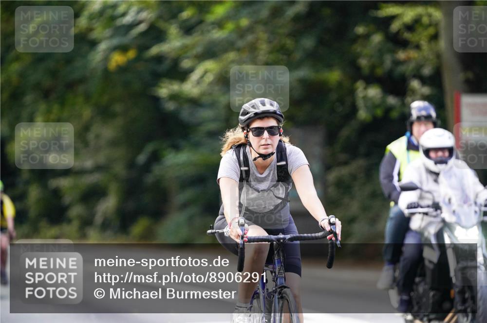 14.09.2025 - Stadtparktriathlon Michael Burmester http://msf.ph/oto/8906291 14.09.2025 13:22:43 Radfahren 1423, 1471, 1492, 1535 meine-sportfotos.de
